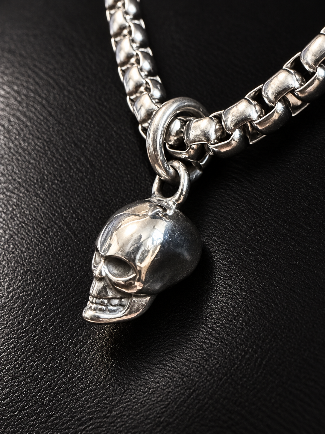 Collier crâne en acier inoxydable — profil