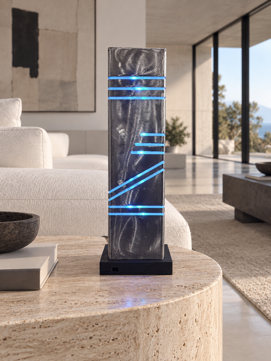 Première lampe LED en métal dans un salon moderne